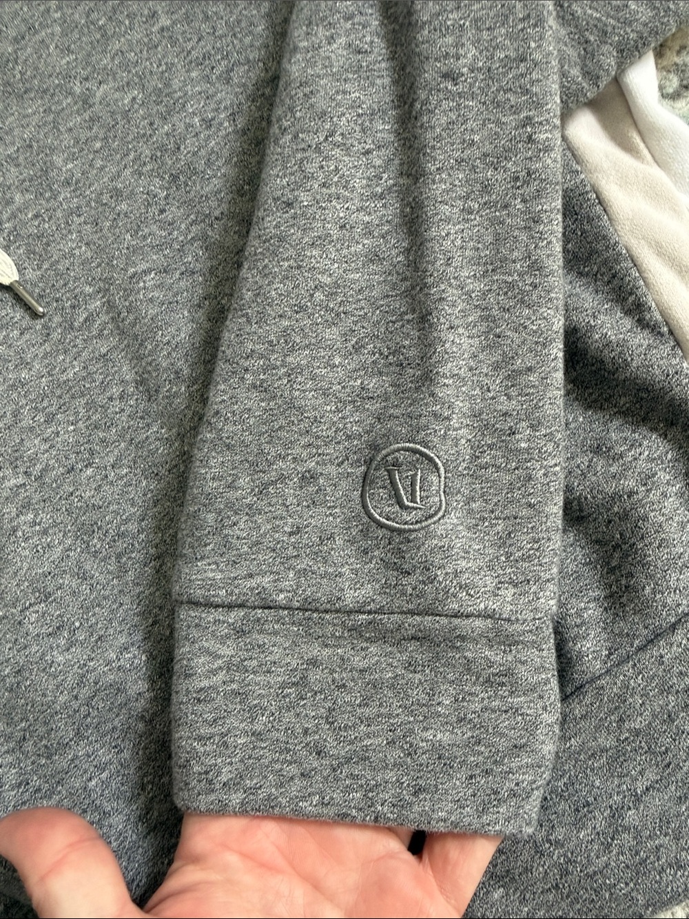 Vuori Colorblock Hooded Sweatshirt Size Medium - Picture 5 of 10